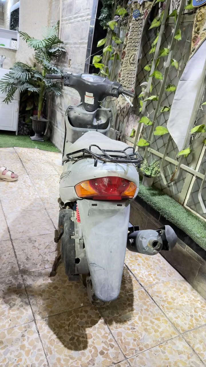 دراجة ادرس 120cc نوزل الدراجة متروكة صارلهة سنتين بحيث كلشي طافي بيهة ابيع كوم حديد ب 100 قفل للتواصل هذا رقمي (***********)
