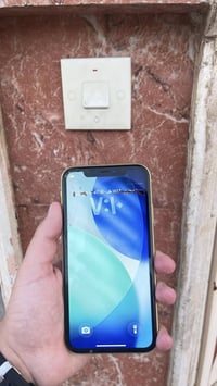 ايفون ١١ • ٦٤ • بطاريه ٨٢