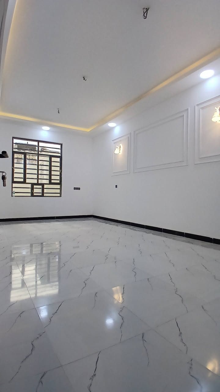 على بركه الله بيت للبيع دوانم المعمل مساحه ١٥٠متر طابقين يتكون ٤غرف نوم شغل راقي قرب جامع المحمود للاستفسار اكثر اتصل *********** او زياره مكتب زمزم
