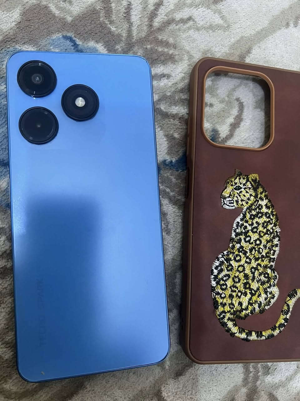 جهاز كلش نضيف نضافه 100٪ذاكره 128 سعره 100 الف فقط بالعافيه ؏ لياخذه
***********
***********
