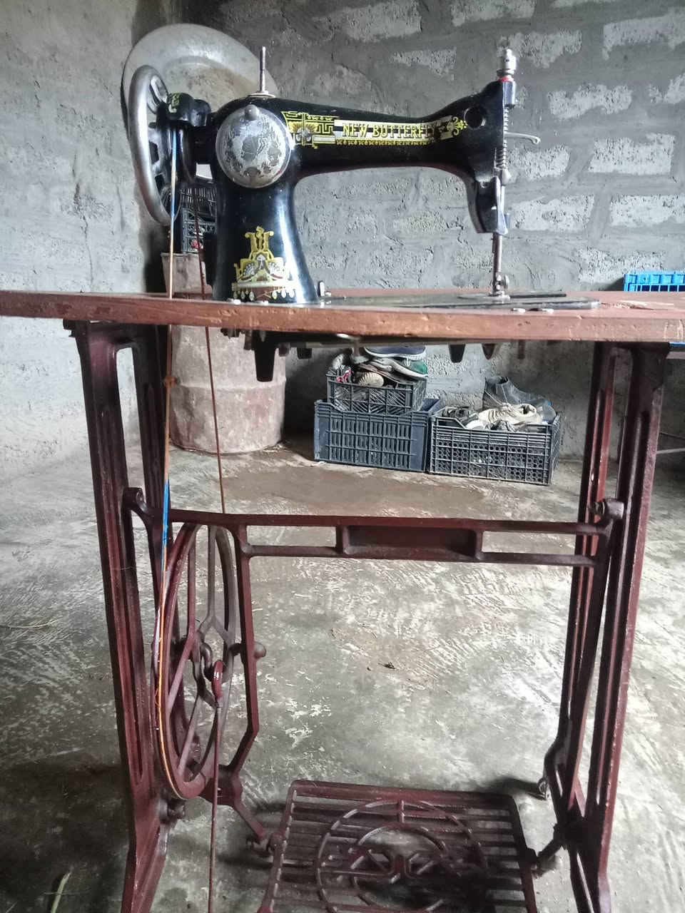 السلام عليكم مكينه ما خياطه لبيع السعر خاص *********** اتصل
