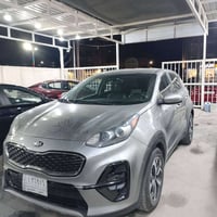 كيا سبورتج محرك 2400شاشه كامره بلاجكتر رادارت  موديل 21 ورد امريكي بيه...