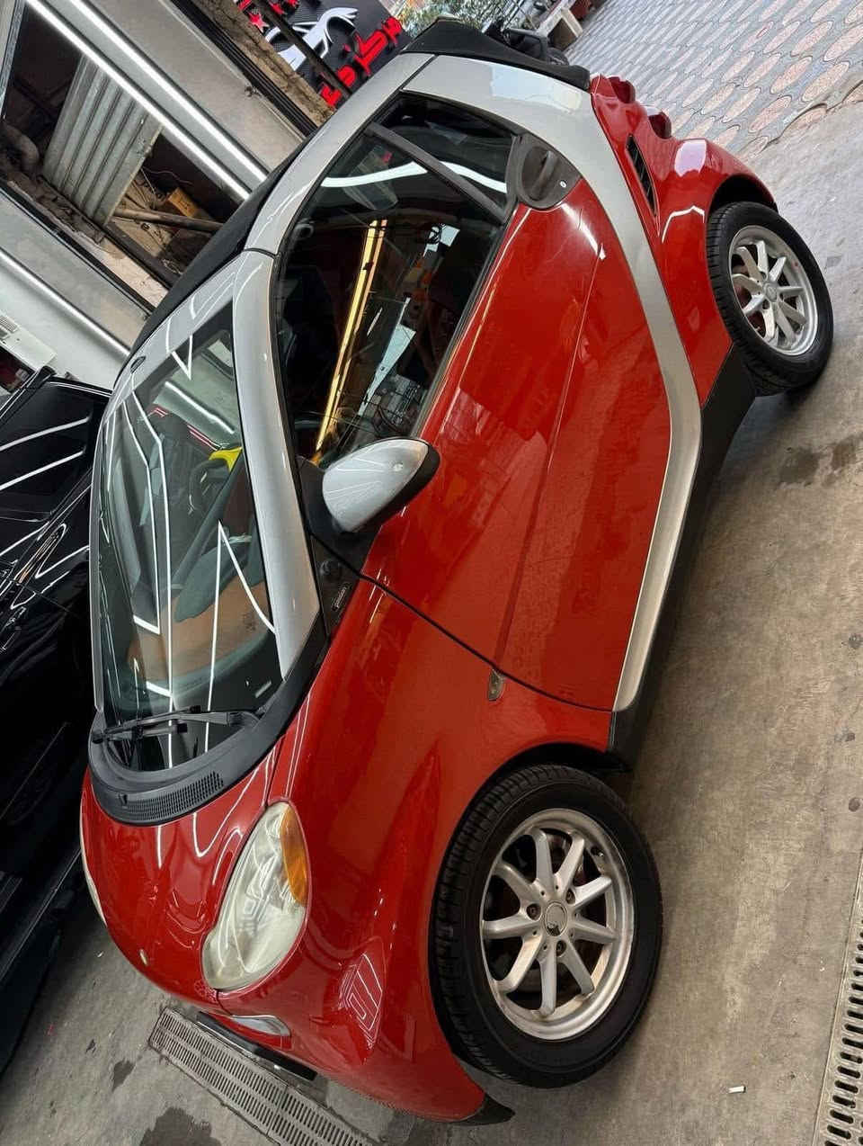 السلام عليكم 
للبيع فقط 
مرسيدس سمارت 
موديل 2008  
رقم بغداد انكليزي الجديد
لون احمر 
الداخل احمر
القماره كشف اسود
سياره جديده اي نقص مابيها مكاني بغداد 
السعر ٤٥ ورقه 
للاستفسار يرجا الاتصال بلارقام 
***********
***********
