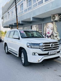 لاندكروزر • ٢٠١٨ • بعشيقه