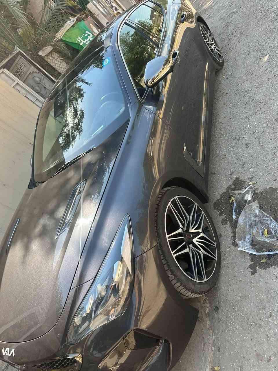 السلام عليكم
كيا ستنكر 2023 للبيع
السيارة فول مواصفات GT2  1/1
السيارة اعلى فئة بسيارات ستنگر 
بانوراما خمس كامرات بصمة شاحن لاسلكي مريات شفط مرايات قلابة كشن ذاكرة صندوق كهرباء گير طيارة كامرة 360 درجه نظام صوتي استوديو خمس عدسات لايت زنون لايت لد نهاري حساسات امامية خلفية مكينة 6 سلندر مكينة 3300 تيربو كشنات جلد تبريد قطعتين تدفئة ستيرن كشنات تدفئة تبريد مانع انزلاق سايد بريك بصمة سستم صوت  وباقي هوايه مواصفات بيها السيارة وراد امريكي صور الحادث منشورة بيها بس جاملغ امامي فقط بدون دواخل والباقي مكفول 
مكاني بغداد 
السعر 220$ 
***********
***********
