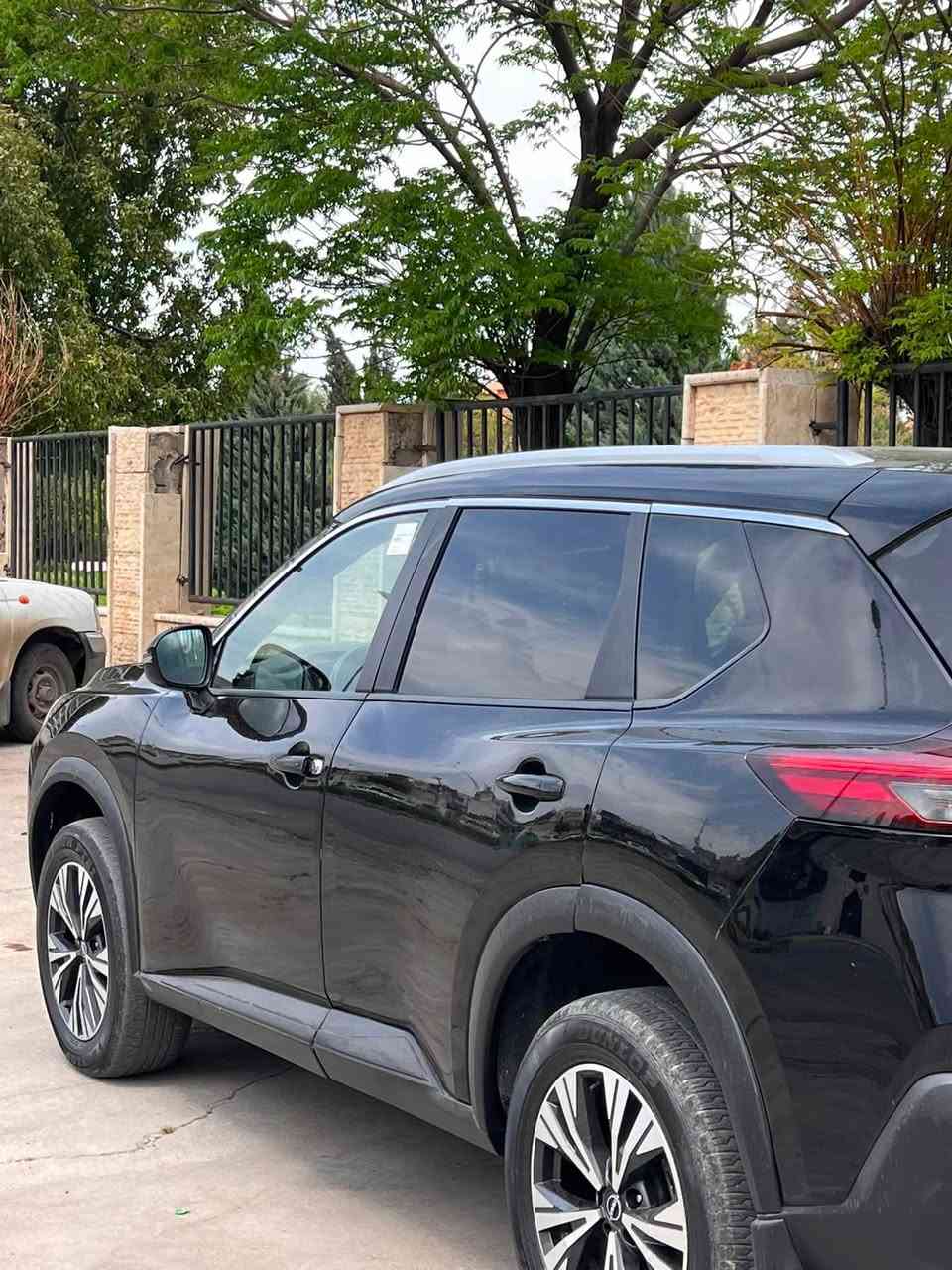 نيسان روج موديل  24 اعله موصفات  ابيعها احزام وعل وضعها بيها شغلات نواقص شغاله محرك كير بدون اي عيب تترقم محافضات بيها راس الشاصي  مكان اربيل سعرها 95ورقه عل وضعيتها ماكو هيج سعر  ***********
