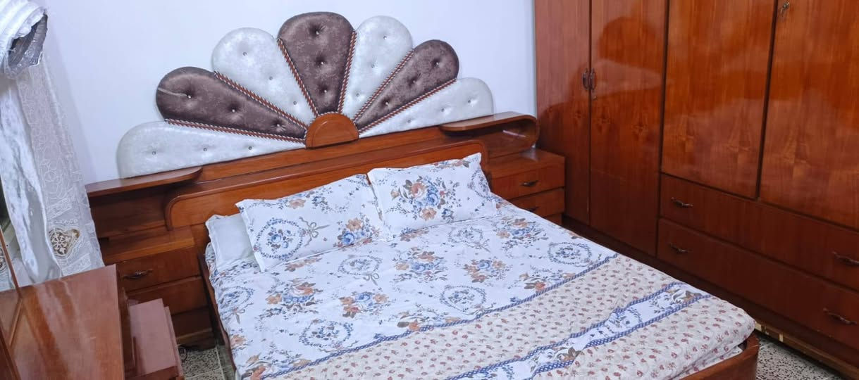 للبيع غرفة نوم خشب عراقي ثقيل نضيفه السعر 700 وبيها مجال  العنوان الاربجيه
 ***********
***********
