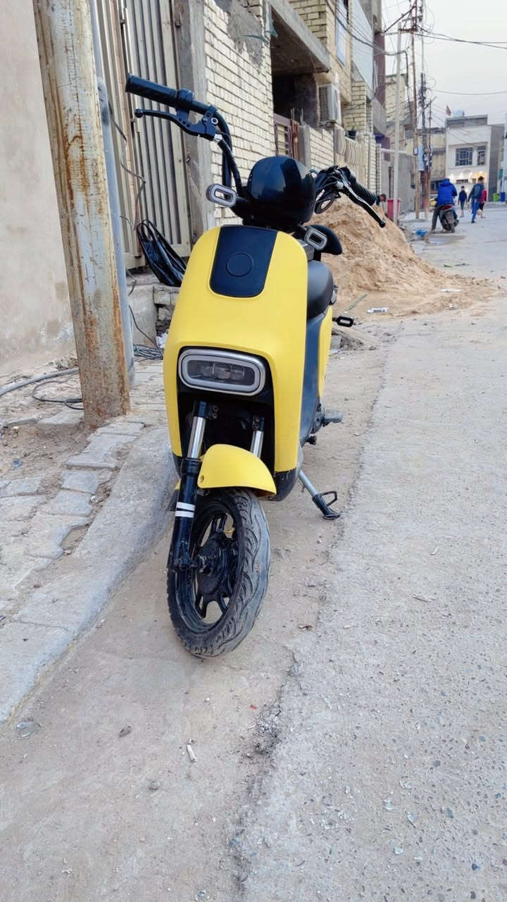 دراجة شحن للبيع مابيهة اي نقوصات وياهة مرايات ٢ وسويج نسختين وشاحنتهة موجودة سعرها ٢٧٥وبيها مجال للاستفسار خاص او الاتصال ***********
