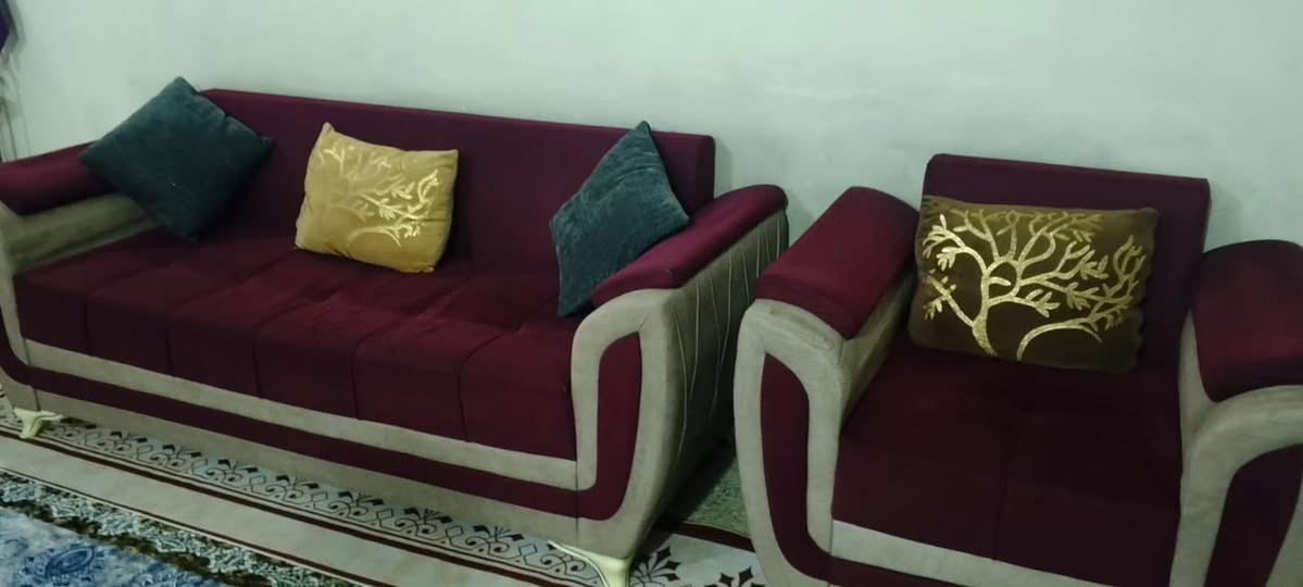 السلام عليكم .تخم 10 مقاعد نضيف اي ضرر مابي سعر ٣٥٠ وبي مجال مكاني بغداد شهداء البياع رقم الهاتف ***********
