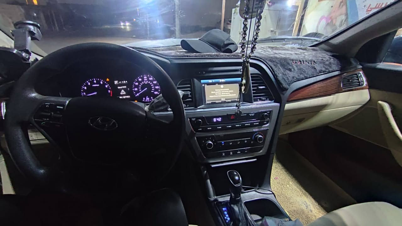 سوناتا ٢٠١٦ بغداد
وارد امريكي سبورت تحكم ستيرن 
ضررها جاملغ وبنيد 
 الفلوجه الجغيفي الثانيه 
سعر115
***********
