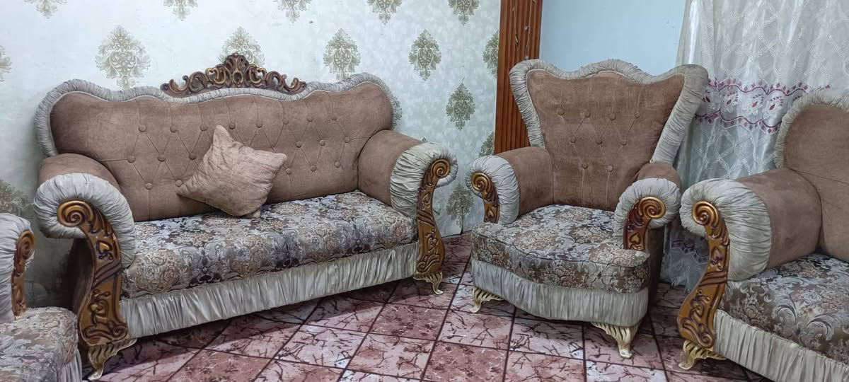 تخم ملكي تسكام نضيف 10 نفرات 300 وبي مجال المكان الكاظميه يوجد توصيل للاتصال ***********
