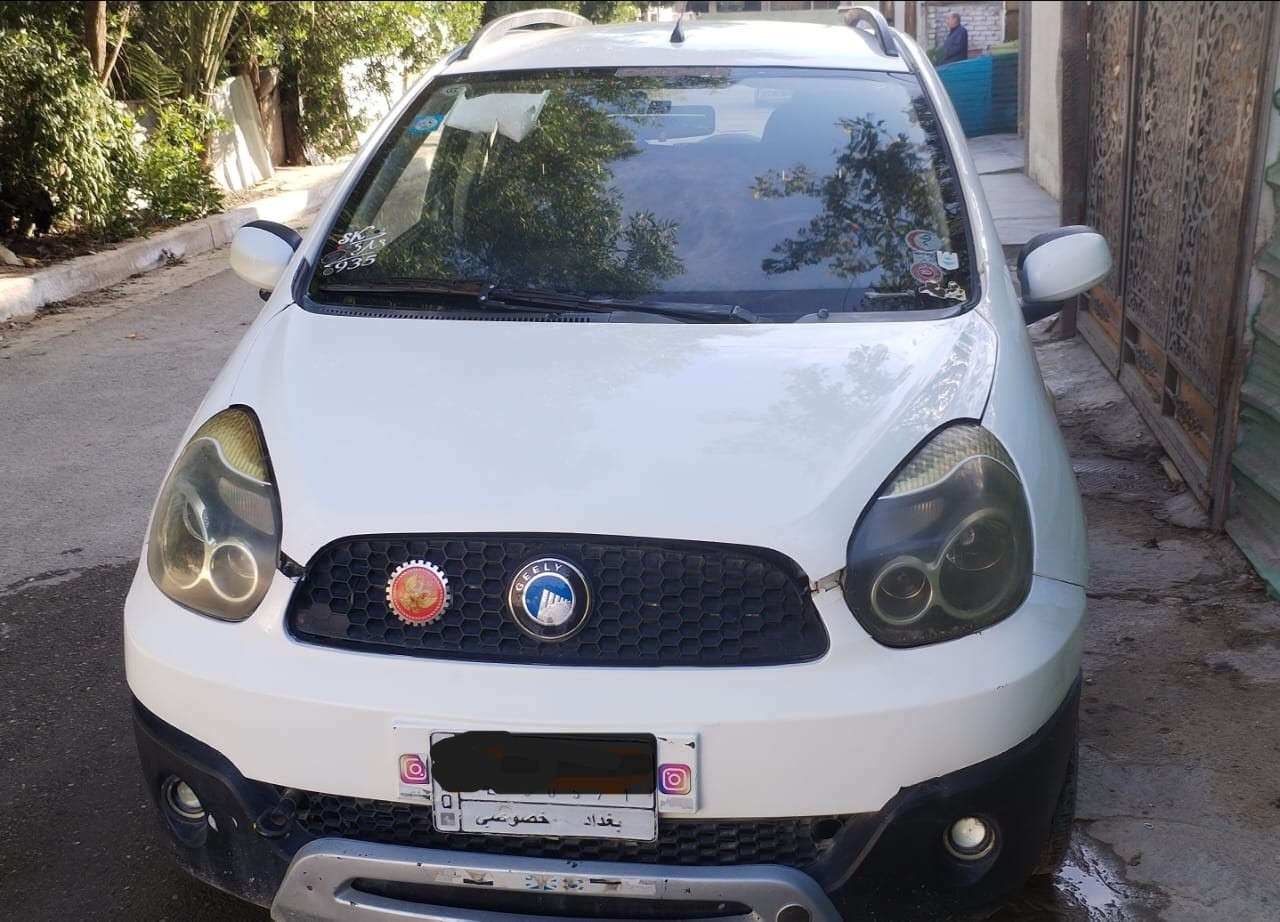 السلام عليكم باندا كروس 2013 للبيع نضيفة وجاهزة ...رقمها بغداد بأسمي مكان السيارة بالشعب... محرك وكير وتبريد مكفول ..شاشة كبيرة وكاميرا خلفية بيها صبغ بابين وجاملغ سعرها 50 ورقة قفل للأستفسار *********** ما متواجد ع الفيس
