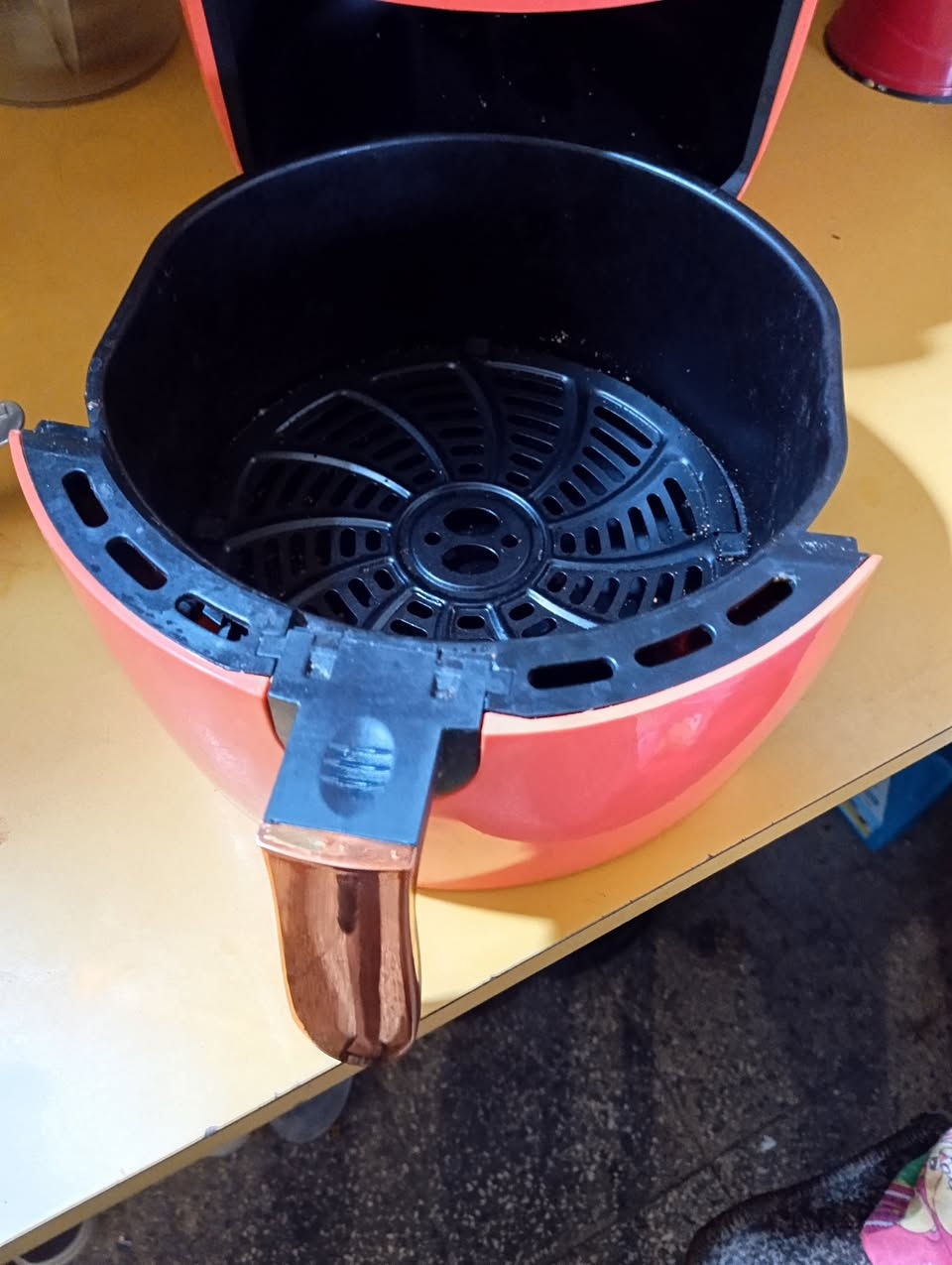 غراض للبيع مكاني الكاظمية متواجد وتساب او مازنجر ***********
