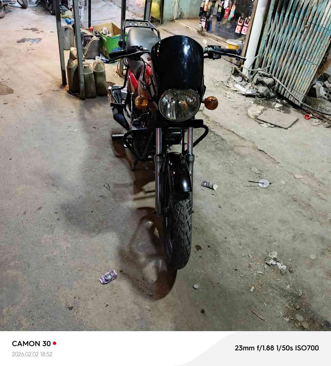 سلام عليكم 
دراجه بوكسر لبيع دراجه نظيفه مامفتوح منه برغي بحالة الوكالة مابيه أي نقص كله شغال موديل 2020 أوراق كامله مكاني بغداد الكريعات ***********
