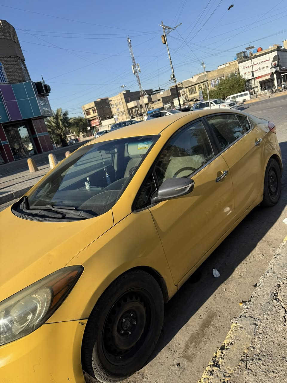 السلام عليكم فورتي مديل 14 حادث جاملغ خلفي فقط السعر ٩٠ وبيها مجال بسيط للاستفسار ‭٠٧٧٠ ٣٩٦ ٢٨١٠‬ عنوان مدينة الصدر
