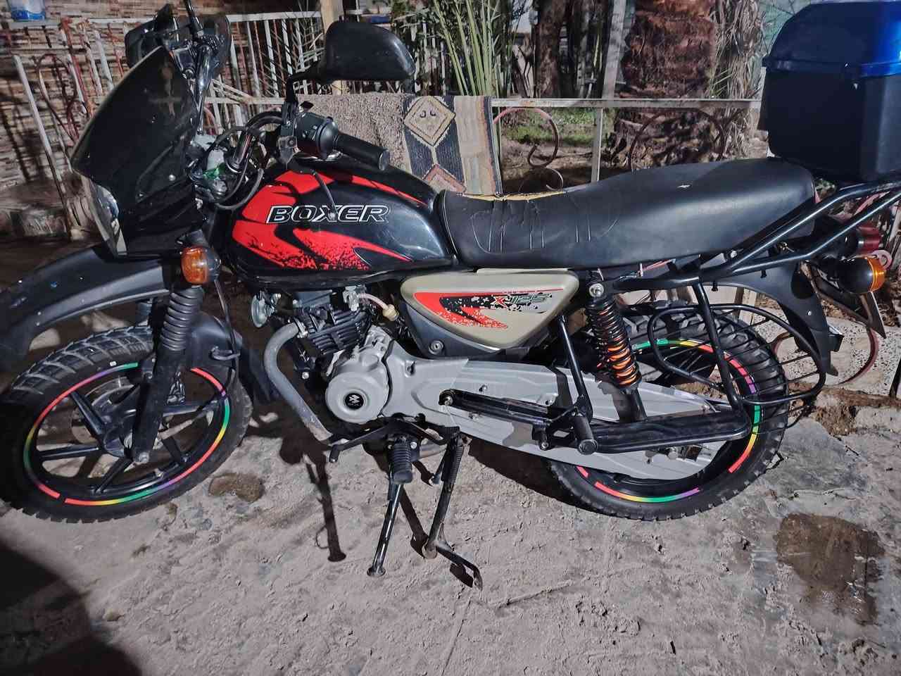 دراجه بوكسر ٢٠٢٣ مرقمة انكليزي تحويل ثاني
مامشتغلة دلفري ابد مابيهة اي نقص مامفتوح بيهة برغي
*********** متواجد واتساب
سعره 2400قفل
