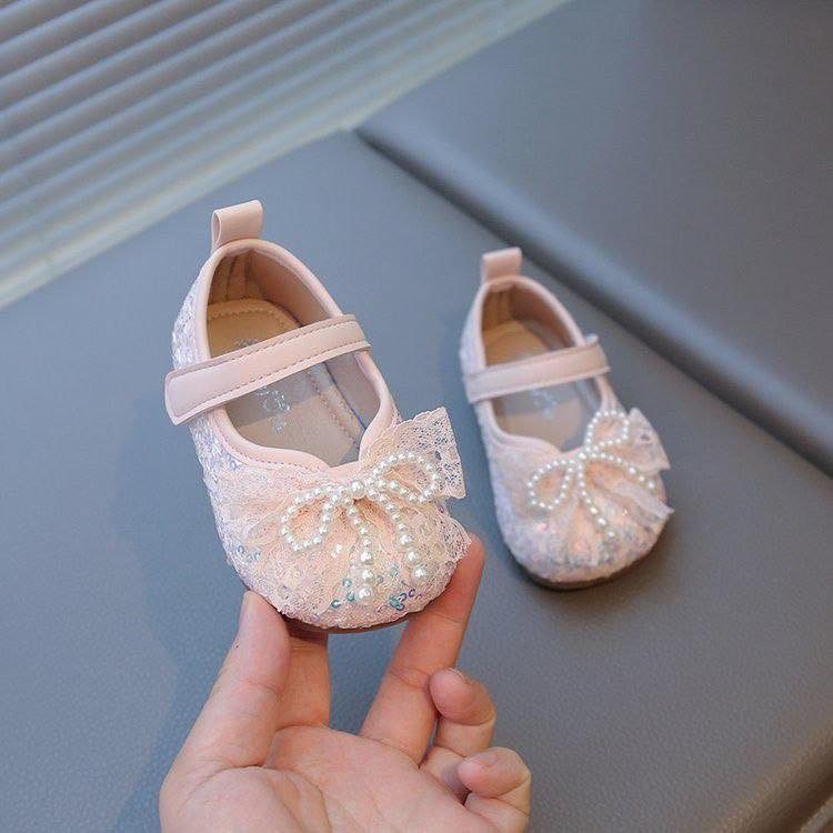 ✨ دلّلي أميرتك بأناقة تسرق القلوب ✨
حذاء بناتي مرصّع بلمعة ناعمة وبفيونكة فخمة تخلي كل خطوة حكاية 👑💖
مناسب للمناسبات، الأعياد، وأجمل اللحظات.

📏 القياسات: من 16 إلى 26 (قالب كبير)
🎨 متوفر بلونين راقين
💰 السعر: 17 ألف د.ع

🏬 متوفر في سنتر علي هادي للأحذية
📍 كوت – شارع ألف عافية – ركن شارع بدلات الأعراس – مجمع جنائن واسط – قرب أزياء فوازير 2
📦 توصيل إلى جميع محافظات العراق
📞 ***********
📲 إنستغرام: ali_hadi_center

#سنتر_علي_هادي
#احذية_اطفال
#احذية_بنات
#شوز_بناتي
#تجهيزات_اعياد
#كوت
#مجمع_جنائن_واسط
#توصيل_لكافة_المحافظا
