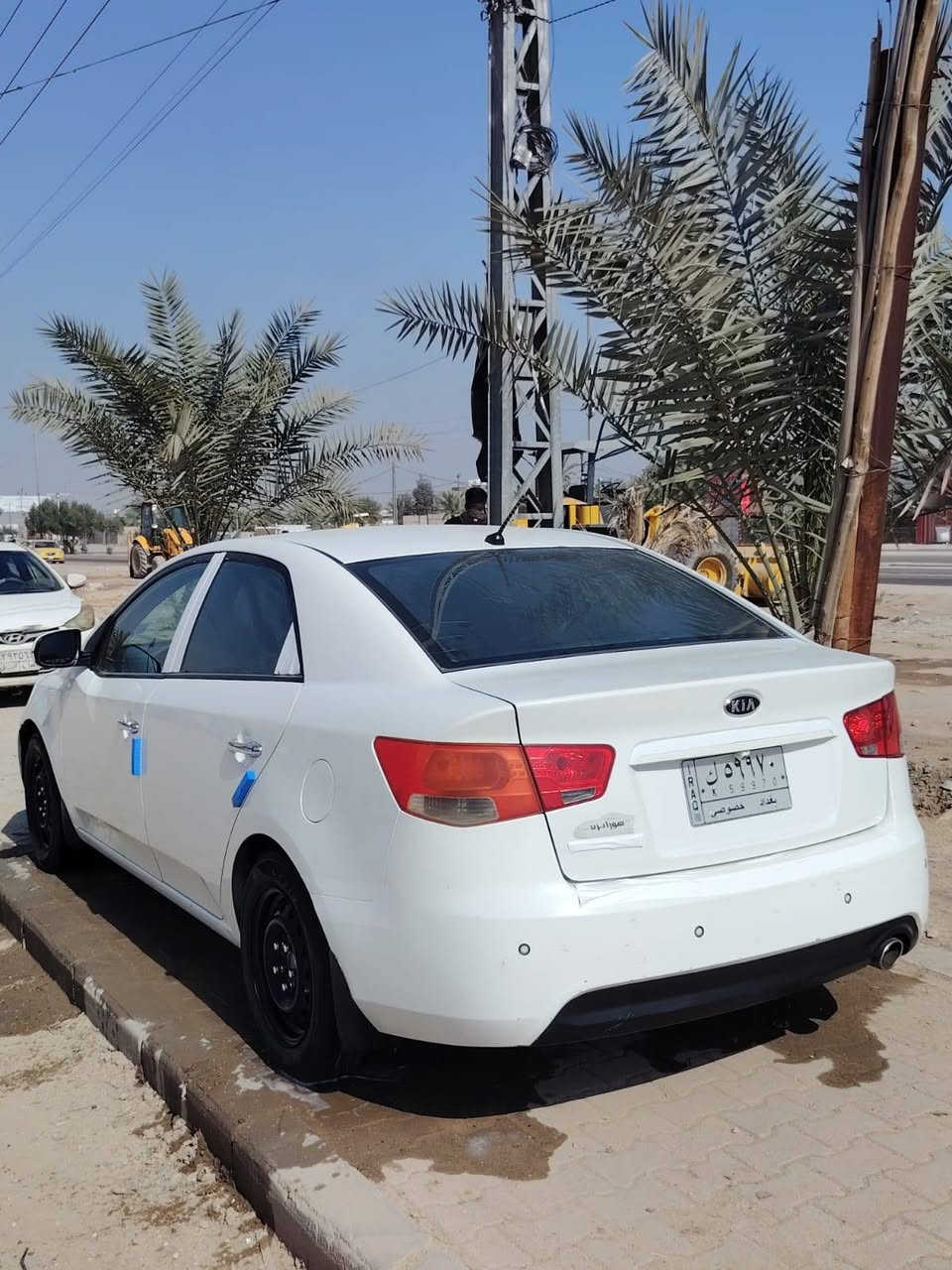 السلام عليكم جميعآ 👋
للبيع كيه سيراتو 
مديل 2013 فول مواصفات من عدا البصمه 
بيها قطعتين صبغ وحافت البنيد واضحه بلصوره وبارد بسيط
السياره ادامه كامله مسويلها
السنويه نافذه من 2023 بأسم ابن عمي ويريد مداور
العنوان النجف حي المكرمة
السعر 100 مجالها جدآ بسيط
الاستفسار اتصل *********** / ***********
