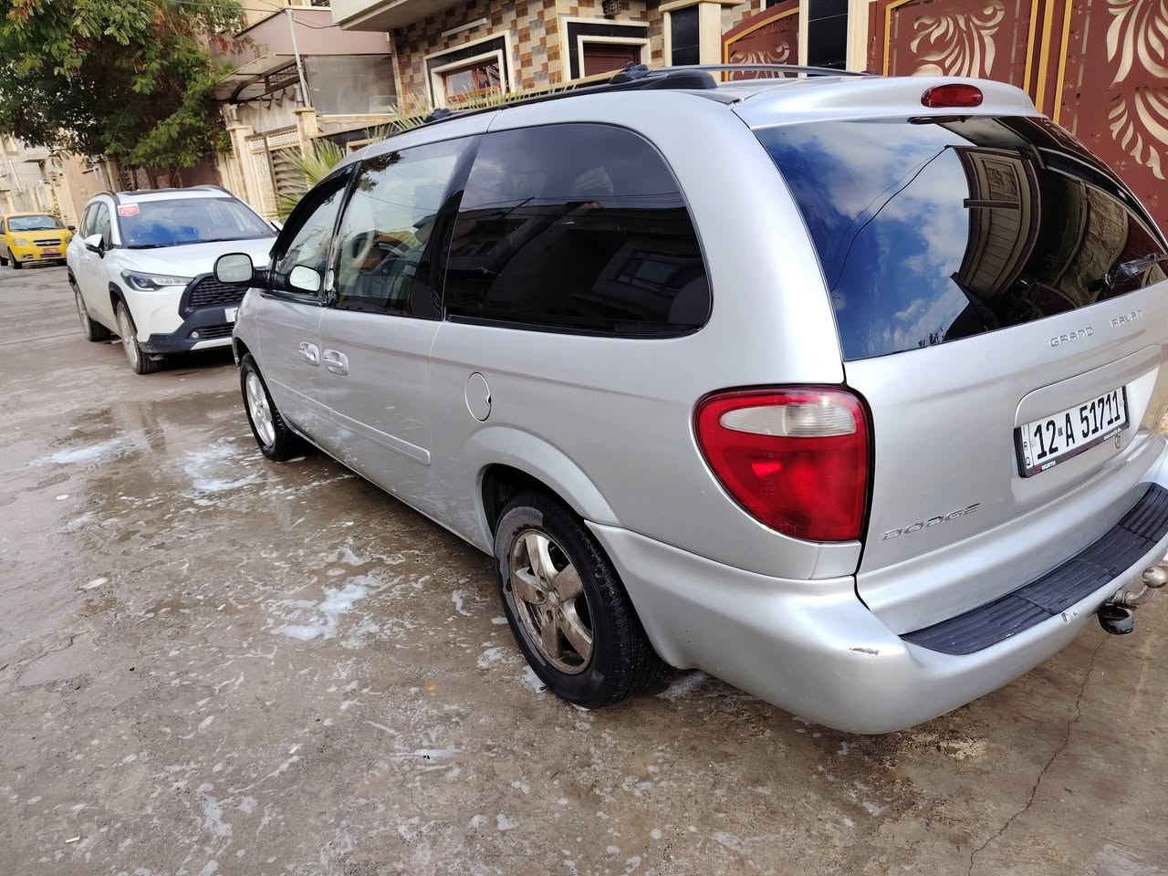 دوج كرفان2005
فول  3قطع تبريد
أبواب كهرب
كشنات بلع سياحي
محرك 3300 كير 6نمر
سنويه 2030 بسمي
كابون بنزين
رقم انكليزي
***********
***********
