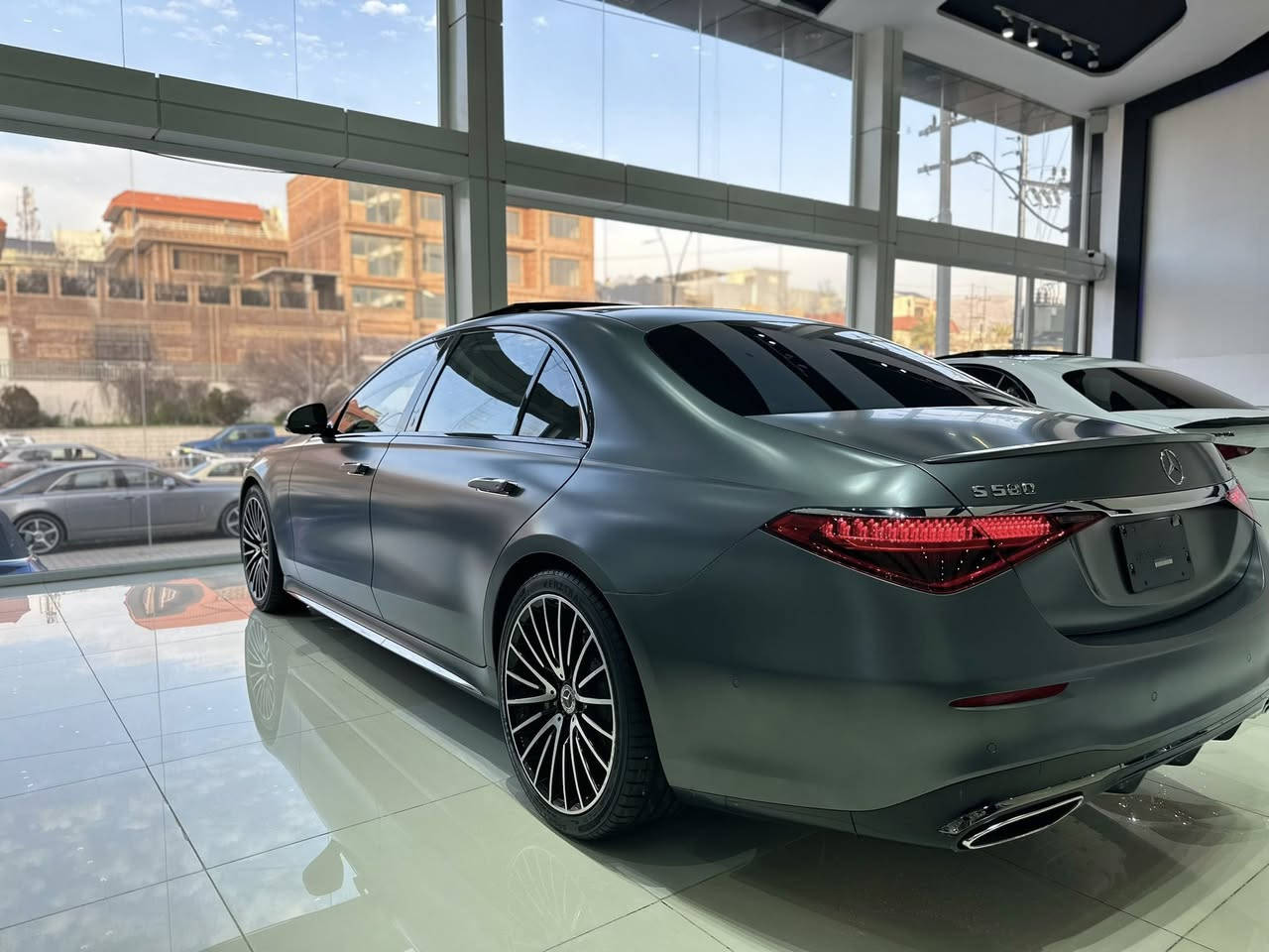 Mercedes S-580 4Matic
موديل : 2023
وارد: كندي كلين تايتل 
الممشى : 25000 
حجم المحرك : 8 سلندر 
بلادي لون مات بدون صبغ  مكفولة من الدعامية للدعامية 
فول فول مواصفات : داخلية بيانوl-داتاشو 3D جبير - التاير الخلفي يلوف - رادارات 360 - كاميرات 360 - داتاشو - كشنات مساج - كشنات تبريد - كشنات تدفئة - كشنات كهرباء - بانوراما -  سماعات مايباخ -  و الداخل يجي مواصفات مايباخ - جام بولورايز -و هواي مواصفات لخ 
السيارة رقم سليمانية 
مكفولة حتى الدعاميات مكفولة من الصبغ 
للاستفسار : ***********
————————————————
Mercedes S-580 4Matic
ساڵ:2023 
هاوردە : کەنەدی کلین تایتڵ
ماوەی رۆشتن :25000 
قەبارەی بزوێنەر : 8 بستۆن 
رەنگی مات بیلادی بێ بۆیاغ دەعامی بۆ دەعامیبە شەرت
ناو پیانۆ- داتاشۆ گەورە 3D ـ ناو سور ـ طایەی پشتەوە دەسورێتەوە ـ  رادر 360 - کامێرا 360- داتاشۆ ـ پانۆراما ـ کوشن مەساج ـ کوشن تەبرید ـ کوشن هیتەر ـ ناو سەیارەکە مواصەفات مایباخ ـ جام پۆلۆرایز بیلادی ـ و زۆر مواصەفاتی تر 
بێبۆیاغ بێ سارد و تەعدیل دەعامی بۆ دەعامیبە شەرت
ژمارە سلێمانییە
بۆ پەیوەندی : ***********
