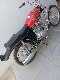 دراجه البيع صارله شهر من تعمرت شاصي 21 ب650 وبيه مجال 07874860901