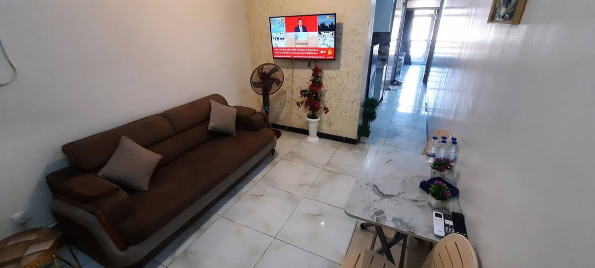 سلام عليكم من رخصة الأدمن 
شقة مؤثثة للإيجار
شقة أنيقة ومتكاملة، تتكون من:
غرفة نوم + صالة + مطبخ + خدمات + بالكونة
الموقع:
الكرادة داخل – فرع مكتبة الربيعي
الطابق الثاني
مصعد شغّال 24 ساعة
الخدمات:
• كاميرات مراقبة 24 ساعة
• عمارة هادئة
• سكان محترمون
تصلح لـ:
العوائل، الموظفين، أو الطلبة الجادين والملتزمين
🔹 الشقة مخصصة للسكن الجاد فقط وليس للترفيه
🔹 بدون دلالية – التعامل مباشر مع المالك
للاستفسار الاتصال على:
📞 ***********
📞 ***********
