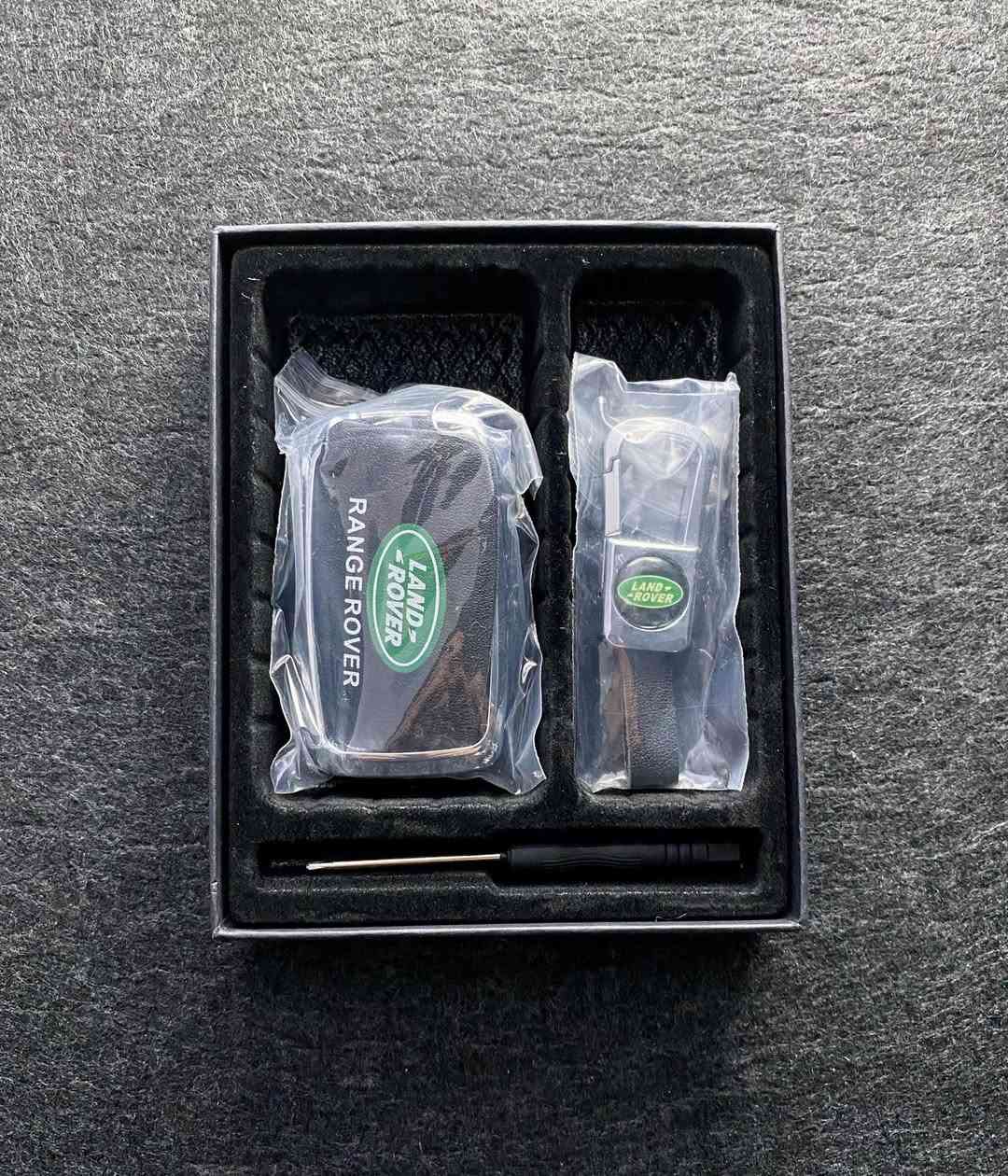 كفر مفتاح ماركة اصلية لسيارات Land Rover و Range Rover 🔑
جديد بالكارتون  📦
مع أغطية ولف تاير شعار بريطانيا عدد 4 
جدد

🔘ينباعن كلهم سوه

للاستفسار راسلني 📩
متوفر توصيل 🚚 

#رينج_روفر #RangeRover #LandRover #اكسسوارات_سيارات #كفر_مفتاح #مفاتيح_سيارات #CarAccessories #RangeRoverSport #RangeRoverEvoque #اكسسوارات_رينج_روفر


**إذا كنت صاحب هذا الإعلان وتريد حذفه لأي سبب، رجاءا أرسل رسالة إلى الدعم الفني**