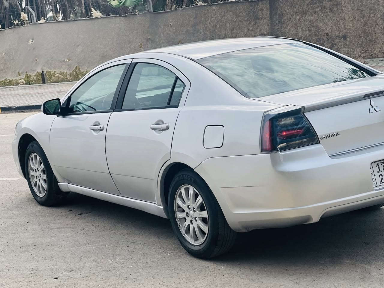 مستبوشي موديل  2009  مكينه و كير وحداديه و تبريد كفاله وارد  خليجي حادث جاملغ خلفي رقم دولي  تحويل مباشر  السعر 66  وبيه مجال بصيط مكان السياره واسط الصوير ه 

‭0777 128 2472‬
