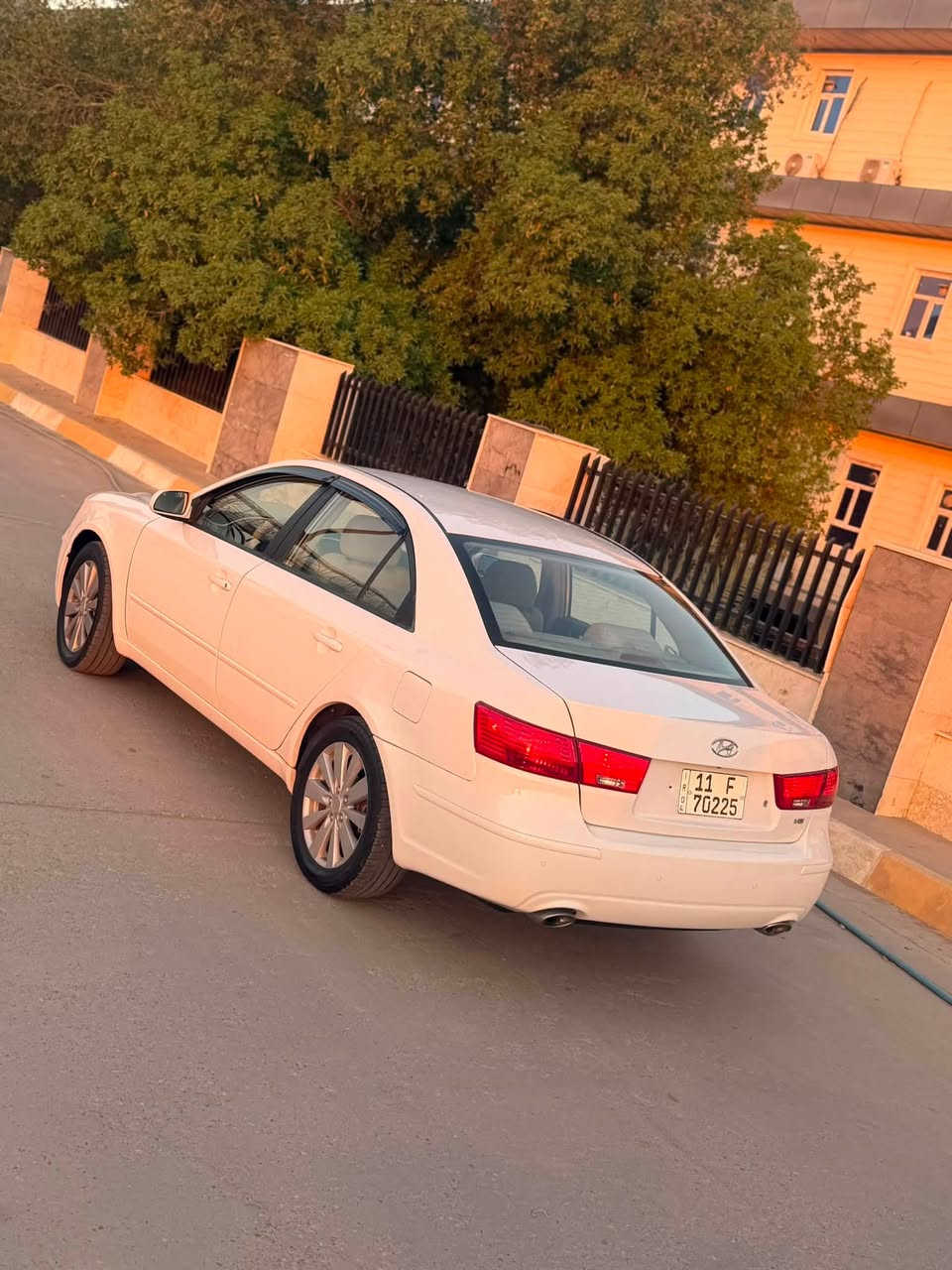 السلام عليكم
سوناتا مكفوله حتى 
 الدعاميه من ضربه وصبغ 

مكينه ٦سلندر 

ماشيه ١٠٠حقيقي

سياره خليجي واحلى من الصور 

هزه جديده سنويه لل٣١

سياره مابيهة نقص 

مكان السياره ديالى بعقوبه 

*********** السعر 110
غير متواجد ع فيس 
ملاحضه بيهة منضومه غاز جديده 
 
واتساب متوفر
