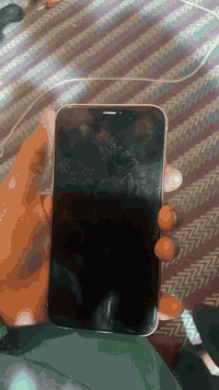 ايفون   XRذاكره 128  شرط الفحص    التواصل  ***********
