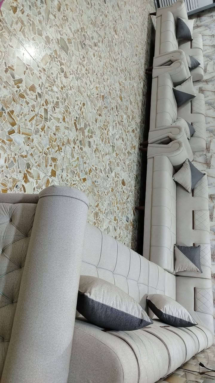 من رخصة ألادمن
تخم ديوان عدد ٢ طول ١٤ متر ونص ٢٠ مقعد يحتوي على ٢ زاوية مودرن شغل تفصال درجه اولى خشب بلوك اسود كله سفنج مضغوط مميز أول طبي عرض المقعد ٧٥ سم قماش كتان لون بيجي أوف وايت مع الكوشات ١٢ كوشه.. جديد هسه وصل استفسار *********** متوفر واتساب
