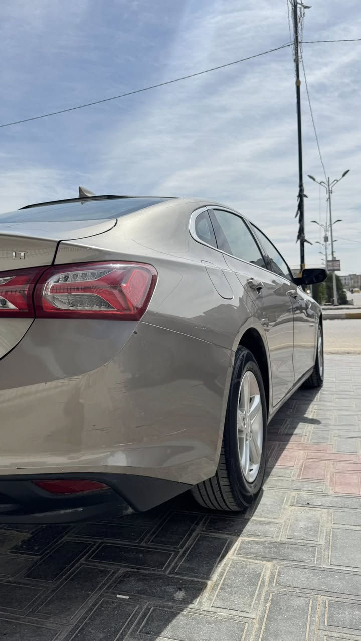 السلام عليكم
اللبيع ماليبو 
موديل ٢٢ 
رقم قادسيه معوقين وكاله عامه من المالك 
موصفات 
بصمه تبريد قطعتين كشن كهربائي خمل 
مانع انزلاق تحديد مسار هاند بريك كهربائي 
السياره على وضع الشركه جديده برغي مافتوح بيها 
مكينه كير حداديه كله كارتون 
تخم تاير جديد 
الضرر خشم البنيد ومصلح نفسه بلاد 
والباقي كفاله عامه من كلشي ششرط 
الاستفسار اكثر اتصل وبخدمتك 
*********** السعر ١١٥ وبيها مجال
