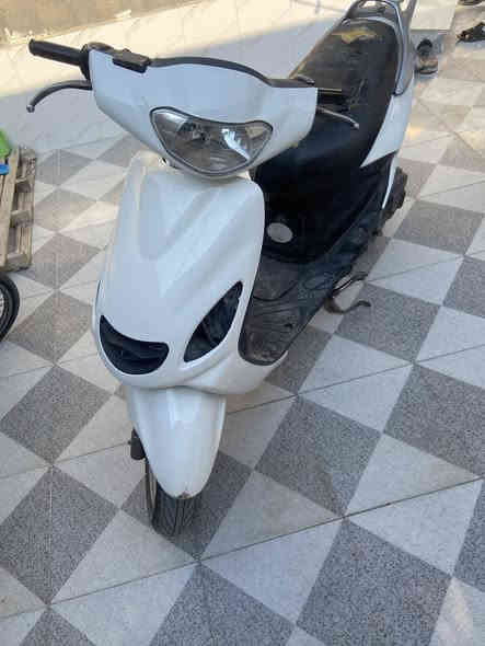 السلام عليكم 
دراجه دولفين فحل للبيع 
سلف نكره
كهربائيات شغاله 
425وبيها مجال
‭0781 058 5770‬
