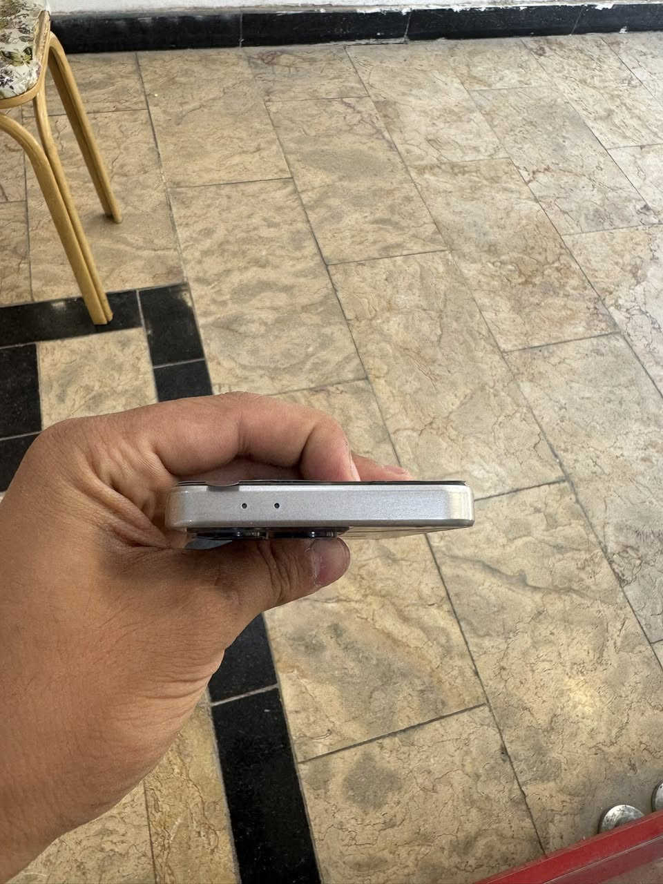 جديد بعده ما مفتوح 
ايتل A90
ذاكره 256
ذاكره العشوائيه 12
شاشه 6.6 بوصه بتردد 90هرتز فول
بطارية 5000 مللي امبير شحن سريع 15w
كامرات 13 ميكا بكسل بدقه 1612
تواصل واتساب ***********
