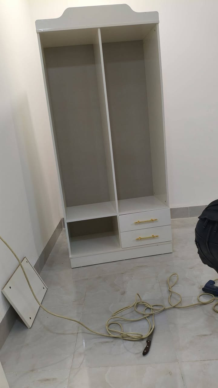 سلام عليكم   كنتور تركي درجه اولى بابين +مراية + جرارتين+ ٤ رفوف من داخل
مراسله خاص مفتوح او واتساب مفتوح ***********

مكان دوانيه
