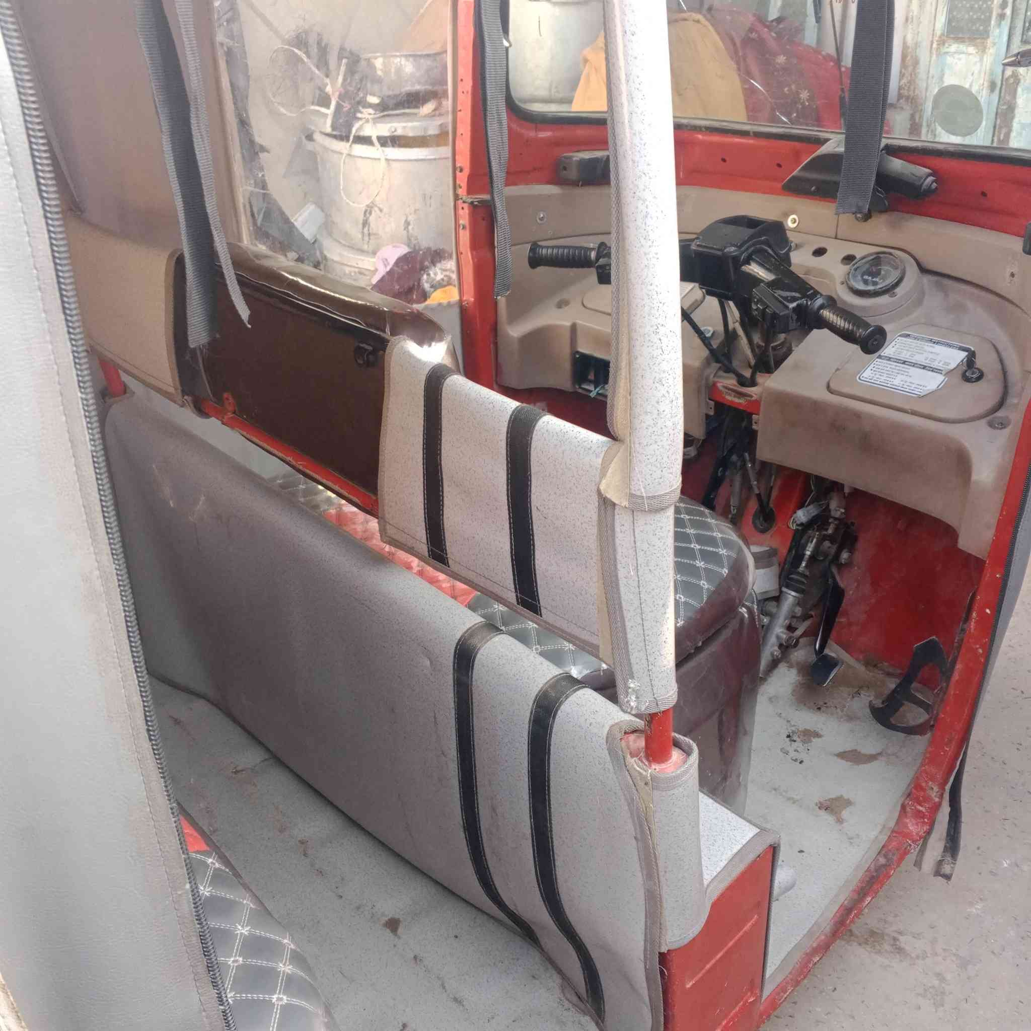 السلام عليكم تكتك موديل 17 شهر 12 يوم 20 مكينه 20 اوراق 7 اصليات مكان بلامين اني  مكلف بل نشر معمرة دوس  عوزهه بس جادر  ***********  السعر 3400 تكتك خير من الله
