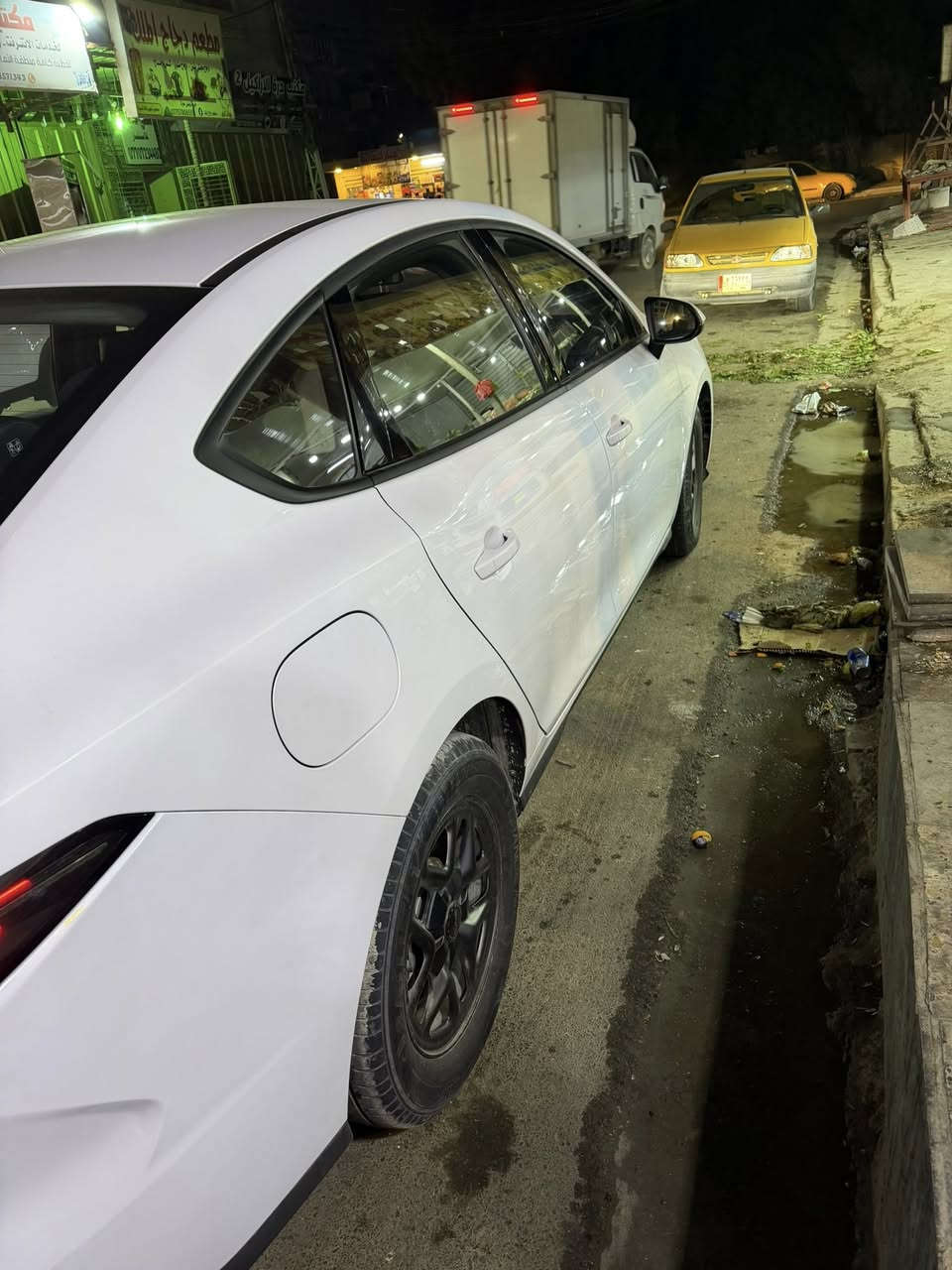 لام عليكم شلونك شباب عندي سياره البيع سيل فايف بسمي العنوان الشعب ***********
