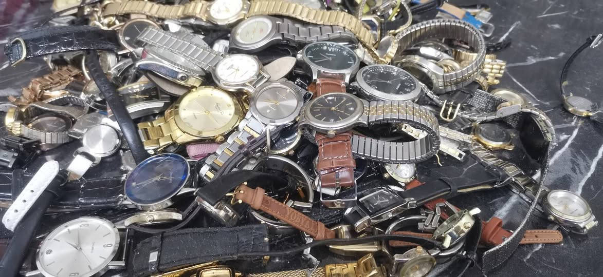 لاصحاب المشاريع الصغيره
توكلوا على الله 

تم وبعون الله تعالى وصول وجبه من الساعات الباله الاصلي  المستخدم رجالي و نسائي مخبوط
يتضمن ساعات من مناشئ عالميه معروفه
ميل اوتوماتيك الكتروني سمارت 
الكارتون مغلق ليبل مضمون

الصور نموذج مباع مسبقا 
الصور نموذج مباع مسبقا 

سعر الكيلو ١٠٥ الف
اقل وزن ٦ كيلو......... لا يوجد كيلو كيلوين 
يتكون الكيلو من ٢٠ لل ٢٥ قطعه حسب احجام الساعات

لا يوجد توصيل
لا يوجد توصيل 
 التاكد قبل الاستلام من الموقع المحدد
للحجز المراسله عل خاص
ارسال الاسم والوزن و الرقم
العنوان : بغداد الزعفرانية الكبيسي


**إذا كنت صاحب هذا الإعلان وتريد حذفه لأي سبب، رجاءا أرسل رسالة إلى الدعم الفني**