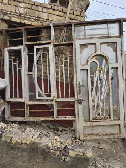 السلام عليكم...
مواد منزل للبيع باب مع شباك متر و٢٠ وباب ثاني حديد متر وباب خشب مع الجرجوبة وباب سطح حديد للاستفسار الاتصال على الرقم ***********
