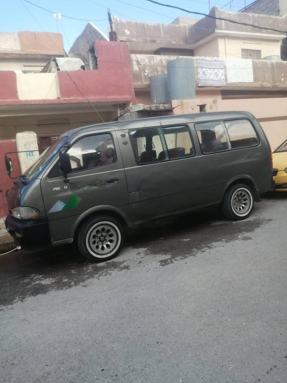السلام عليكم كيا بريجو للبيع موديل 2000
المواصفات: 
رقم الماني صلاح الدين 
محرك وگير وشاصي واكسن شرط
صبغ مابيها
هيئة وغرامات وضريبة صفر تاخذ صافي
شواصي بلادي
شرط التحويل مباشر
بدون وكالة فقط تحويل. 
السعر: 75 وبيها مجال. 
للاستفسار الاتصال على الأرقام التالية. 
***********
***********
ملاحضة: رجاءً رجاءً المايعجبو المنشور يعبرو.
