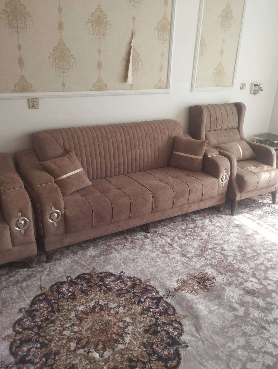 سلام عليكم ديوان للبيع مليون وربع استخدام قليل


**إذا كنت صاحب هذا الإعلان وتريد حذفه لأي سبب، رجاءا أرسل رسالة إلى الدعم الفني**