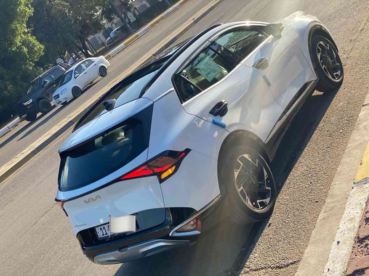 السلام عليكم 
سبورتج خليجي موديل 2024
ماشية 40 الف كيلو متر 
جديدة كفالة عامة
بلاك بيانو (اسود لماع )
بانوراما
كشنات كهرباء
جنطة كهرباء 
حساسات امامي خلفي 
هاند بريك دكمة
الرقم 
***********
