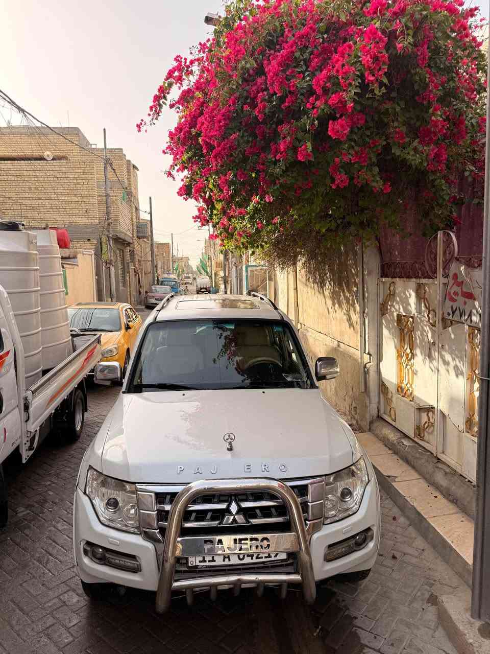 باجيرو 2008  حبتور عدا دمام فول مواصفات
 لون ابيض صدفي
  رقم  بغداد إنكليزي  ￼ باسمي تحويل ثاني يوم
     اشارة بل مري شفط  شاشه اندرويد  فتحه تبريد ثلاث قطع حساسات خلفيه زاد ثلاجه تخم تاير كير مكينه حداديه خير من الله سياره كشنات تدفئة تبريد
‏￼ بها صبغ￼ قطعتين بدون دواخل 
السعر 110$ 
‏العنوان  بغداد مدينة الصدر

‏رقم الهاتف***********
