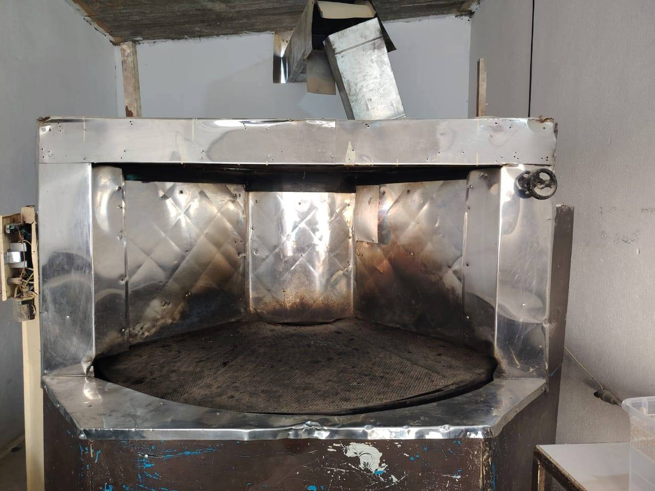 السلام عليكم ورحمة الله وبركاتة
يوجد فرن لحم بعجين +اربع مكائن لحم بعجين+3قطع ميز +مكينه كص لفات كص


**إذا كنت صاحب هذا الإعلان وتريد حذفه لأي سبب، رجاءا أرسل رسالة إلى الدعم الفني**