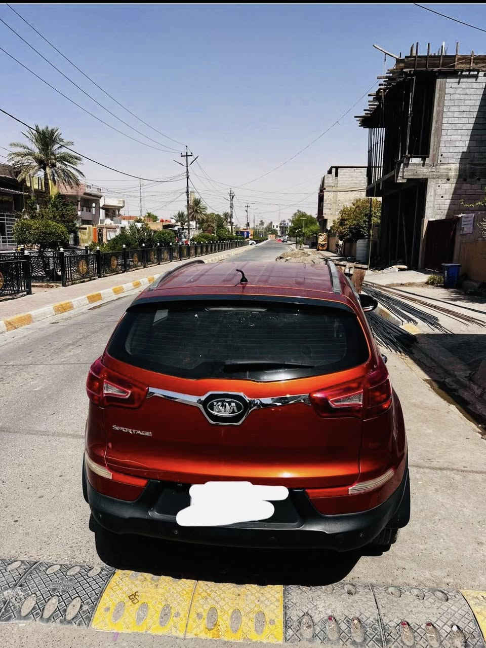 سبورتج 2012 للبيع أو مراوس
لون مميز مشمشي 
محرك 2400 
محرك كير  كفالة 
صدر تخم تاير كلة جديد 

صبغ الحاملوغ الأمامي وشوية من الباب بدون حادث فقط رش 
تبريد تدفئة شغال داخل نضافة 99/100  
سيارة حيل نضيفة ومالت جناي ما تصرف عليه كلشي كاملة مكملة 
رقم بغداد  تحويل مباشر 
السعر /135 وبيها مجال للطيبين 

غير متواجد ع الفيس 
الاتصال /***********
