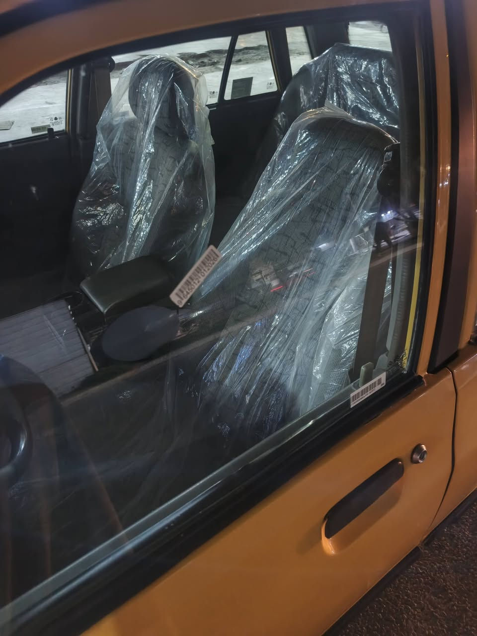 السلام عليكم سايبا موديل ١٣ سياره جديده تخم تاير باتري جديد اصدوره جديده سياره استعمال بيت رقم انكليزي مصفره هيئه او غرامه بيه طغه بصيطه بلخشم امبدل بيه جملاغ امامي غرفته جديده سياره ترايك على لسانك بلمشي ناعمه حيل ماشيه ١١٥الف  سعر ٤٢ ورقه بيه مجال بصيط تلفون ***********
