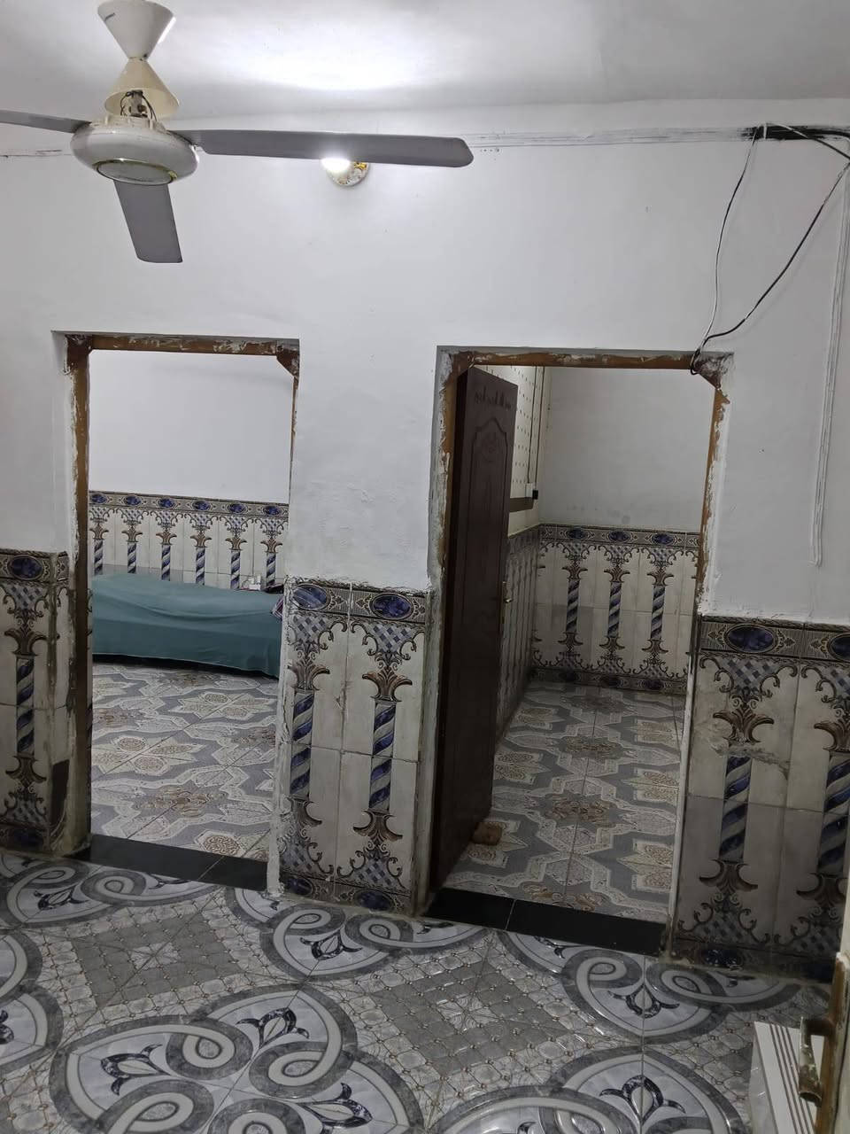 السلام عليكم بيت للبيع بالسكك المساحه 100 مربع كامل خدمات مقرنص باب البيت ومجاري البيت البيت نظيف كلش يتكون من غرفتين وصاله ومطبخ وصحيات خارجيه البيت عكاده السعر 30 مع قليل من المجال


**إذا كنت صاحب هذا الإعلان وتريد حذفه لأي سبب، رجاءا أرسل رسالة إلى الدعم الفني**