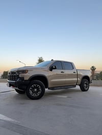 ‏🔥 Silverado ZR2 🔥  للبيع سلفرادو ZR2 لون صحراوي نادر ومميز جداً، سيار...