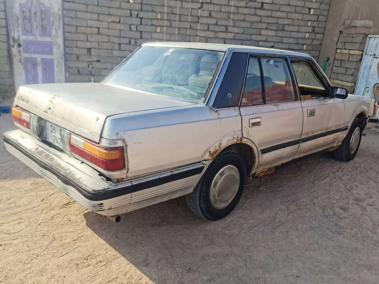 السلام عليكم
سيارة سوبر 1985 للبيع 

كير ومحرك ونجي مكفولات 
رقم دولي مميز 
سنوية لل 30 بأسمي 
مداور شوكت ماتريد 
كهربائياتها شغالة 
حدادية نص عمر 

السعر 26 وبيها مجال 

المكان ذي قار قضاء البطحاء 
للأستفسار الأتصال على رقم 
***********
