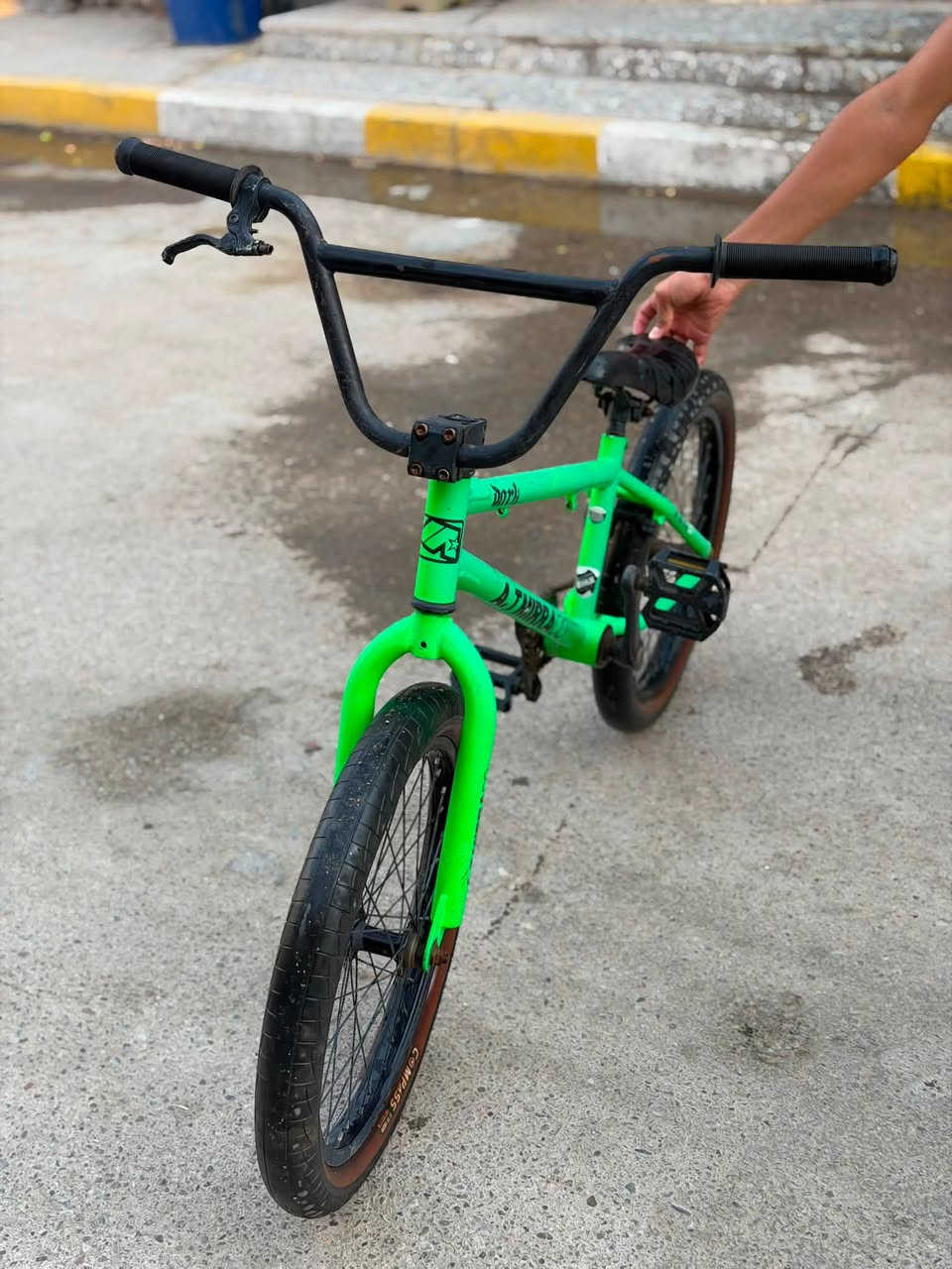للبيع BMX مكاني بغداد باسكل تتونس بي كشن بلادي موجود صارله فتره متروك عندي وماطلع بي قليل الله شاهد نظيف جدا  
السعر 125 وبي مجال 
الرقم ***********
